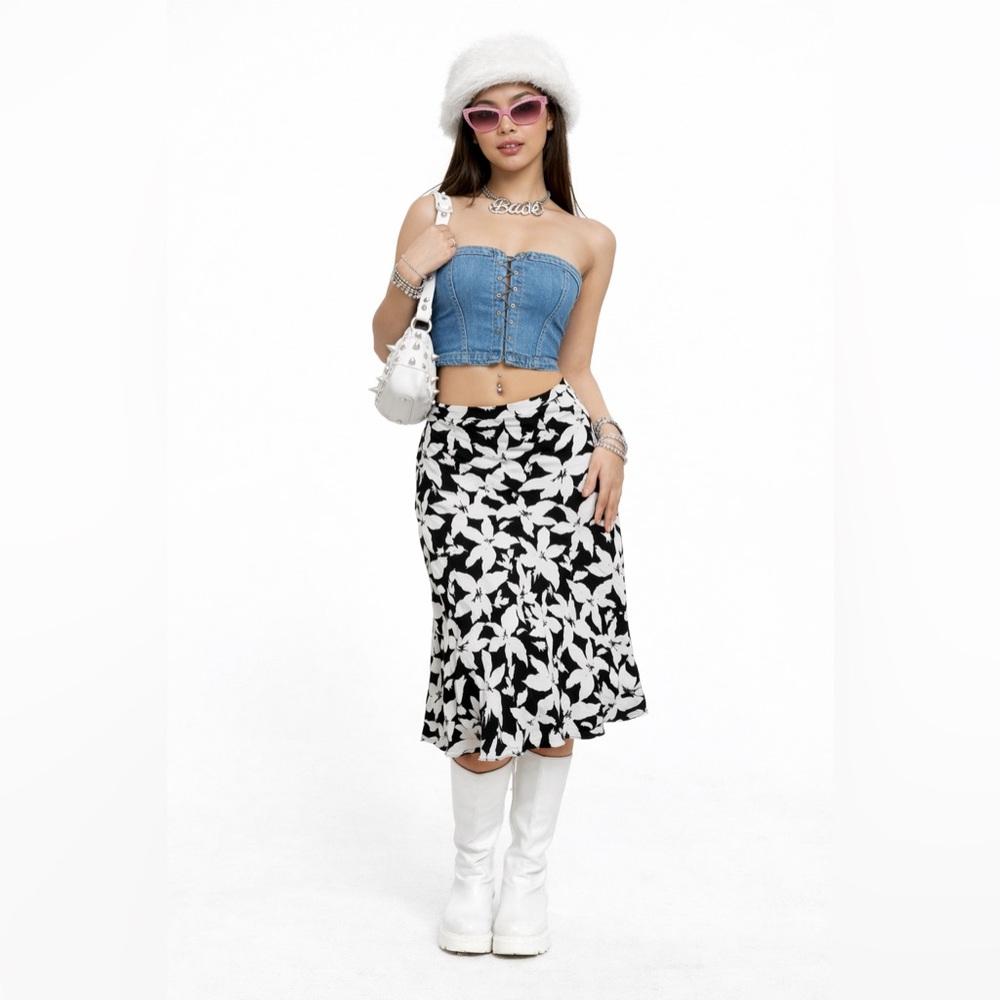 NWT Joie Black & White Floral Trumpet Skirt Size 6